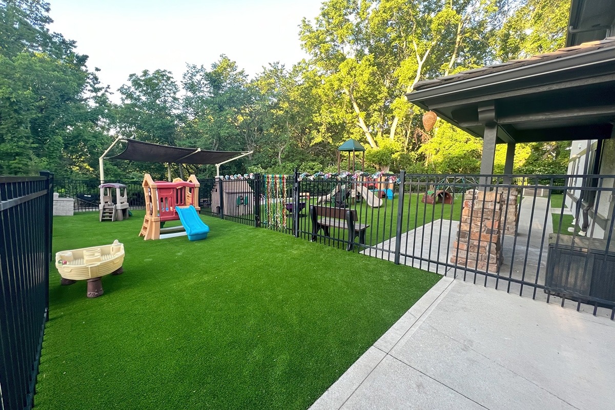 Large Outdoor Space Encourages Active Discovery & Exploration